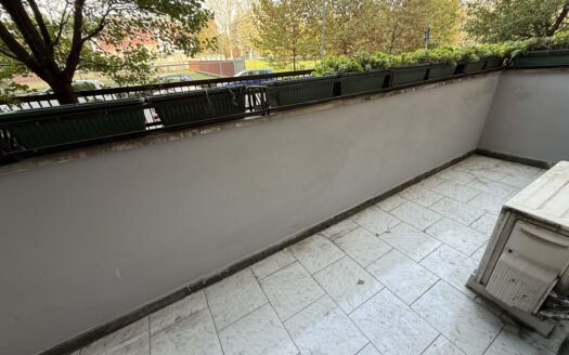 AMPIO TRE LOCALI ARREDATO