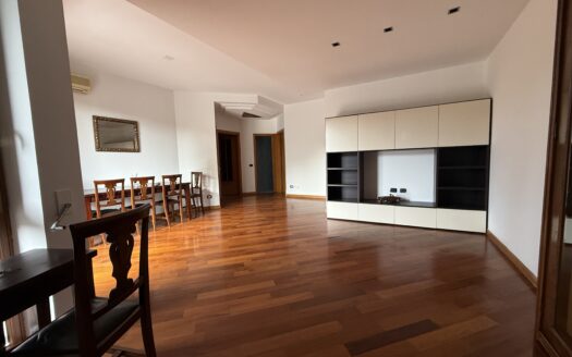 SPLENDIDO 4 LOCALI PIANO ALTO