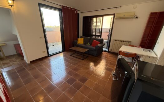 BILOCALE CON TERRAZZINO ULTIMO PIANO