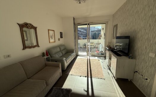 OTTIMO 5 LOCALI CON TERRAZZO