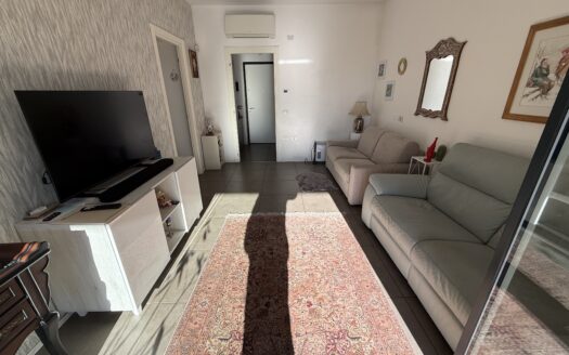 OTTIMO 5 LOCALI CON TERRAZZO