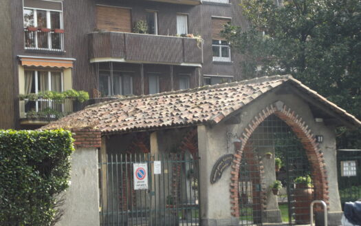 TRE LOCALI RISTRUTTURATO