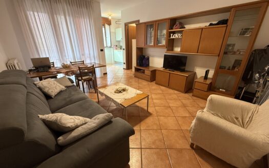 BILOCALE CON TERRAZZO